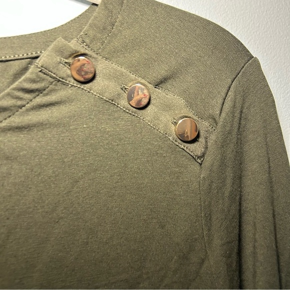 Chico’s Dark Green Touch of Cool Hardware Tunic Size XL - Picture 6 of 13